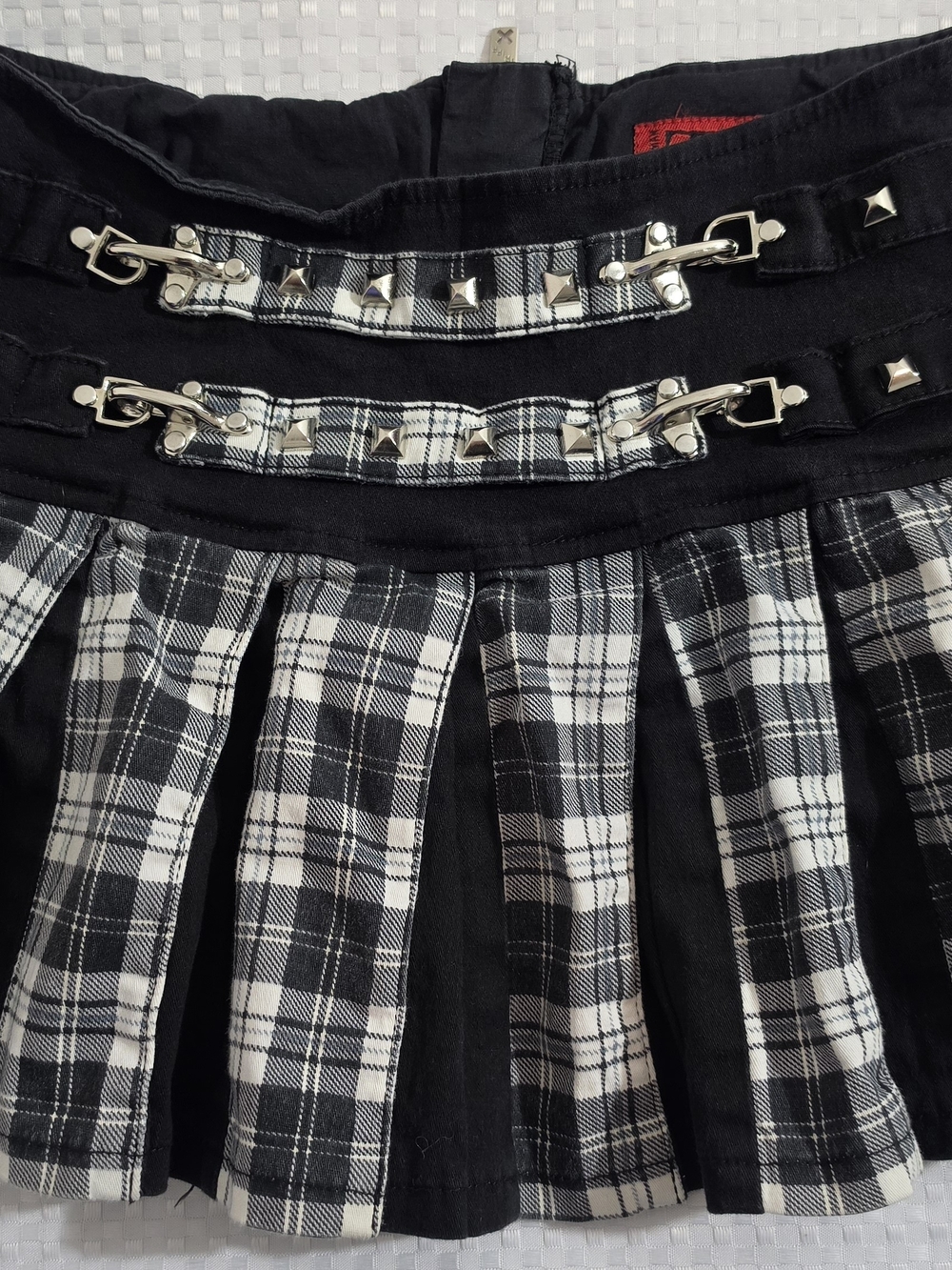 Vintage Tripp NYC Black White Plaid Pleated Mini Skirt Studded Goth Y2K S IO2933